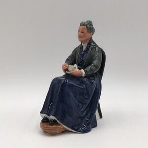 Royal Doulton The Cup of Tea HN2322 Figurine Elderly Woman with Teacup 6.5" 1963